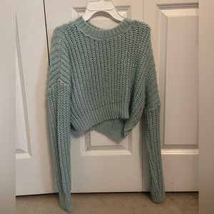 super cozy sweater, blue and green color, worn once, cropped